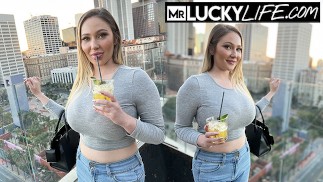 Kanadyjska ślicznotka Aria sześć wizyt w Golden State