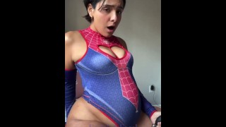 Gezwollen Spiderwoman