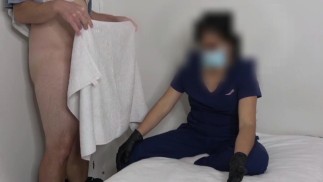 Ich bitte die beste Freundin meiner Cousine, mich zu rasieren, da sie für ihren neuen mexikanischen Yob üben muss
