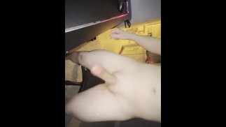 不和の仲間で、彼はそれをけいれんさせて私を知りません!