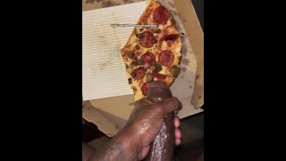 BIG BLACK UNCUT CUM PIZZA PARA VOCÊ COMER
