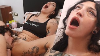 DIALOGHI IN ITALIANO orgasmo femminile con leccata di figa fino allo squirt + scopata italiana