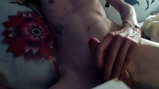 Jerking off my big cock to the webcam, I couldn’t hold my hot cum