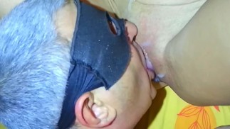 Mio marito mangia il suo sperma dalla mia figa